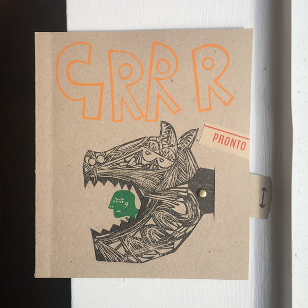 Facsimile reissue of Guillermo Deisler’s artists’ book made in Antofagasta (Chile) in 1969, under the eaves of Ediciones Mimbre (1963-1973) In this reissue of GRRR, carried out by Naranja Publicaciones after 50 years from the date of its first publication, 500 copies were made that maintain the narration of the original and different printing techniques such as risography, letterpress, screen printing and stamping have been mixed.